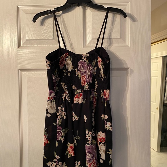 Black Floral Romper Size Small - Picture 2 of 5